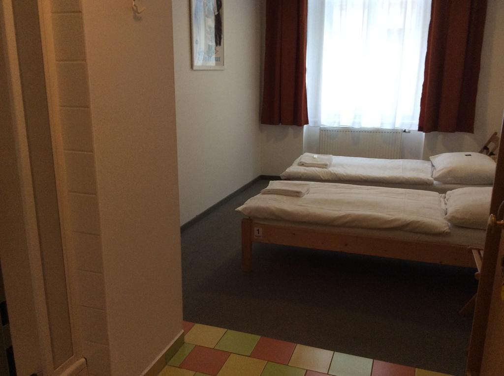 Travellers Hostel Praha Екстер'єр фото