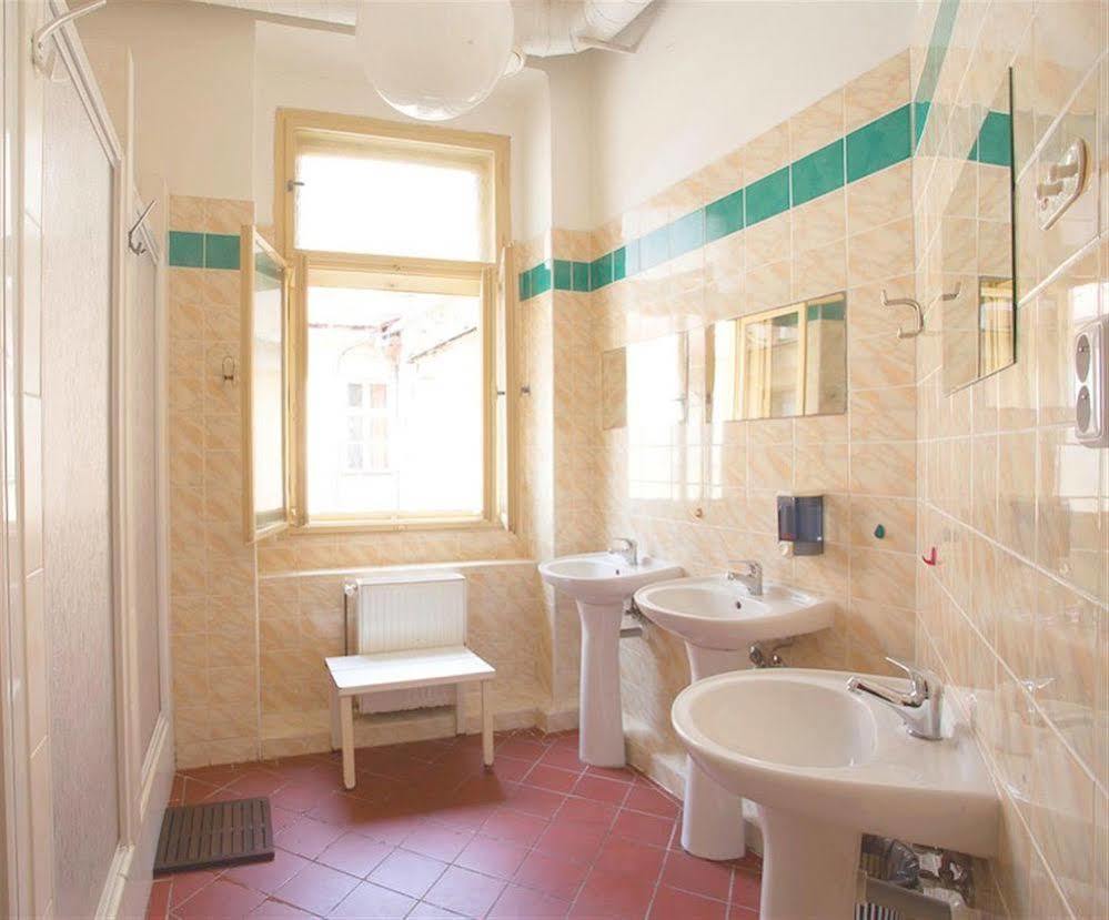 Travellers Hostel Praha Екстер'єр фото